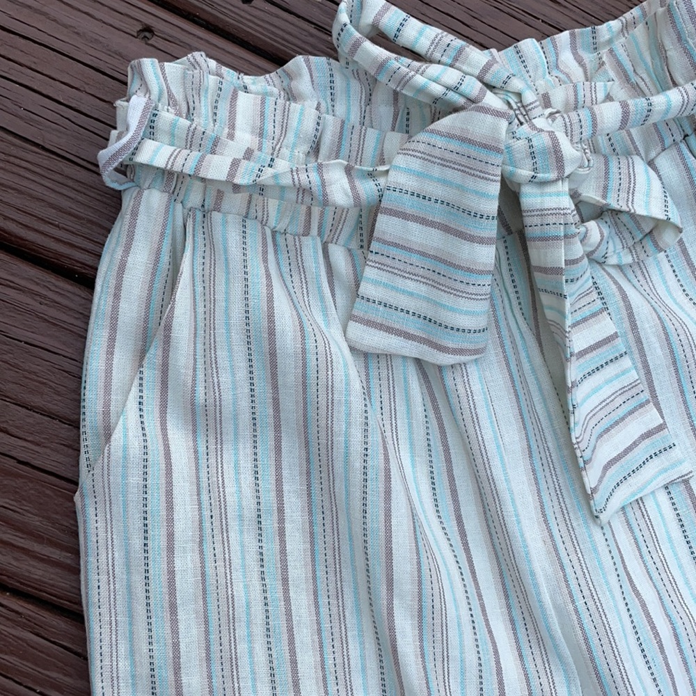Linen Capris - Picture 3 of 4